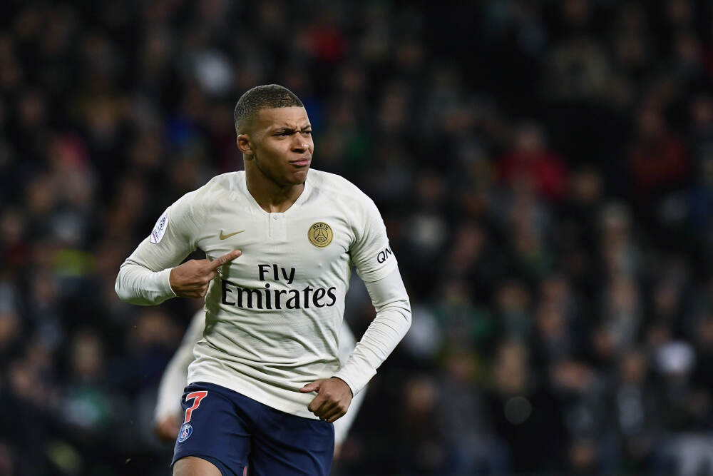 河南夫妻来西安寻子：儿子隔三差五向家里要钱 担心被坏人“控制”了